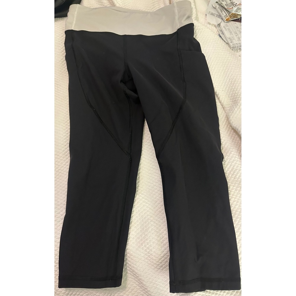 Lululemon Black Crop capri Leggings 6 Athletic Yoga Workout Pants w/white trim